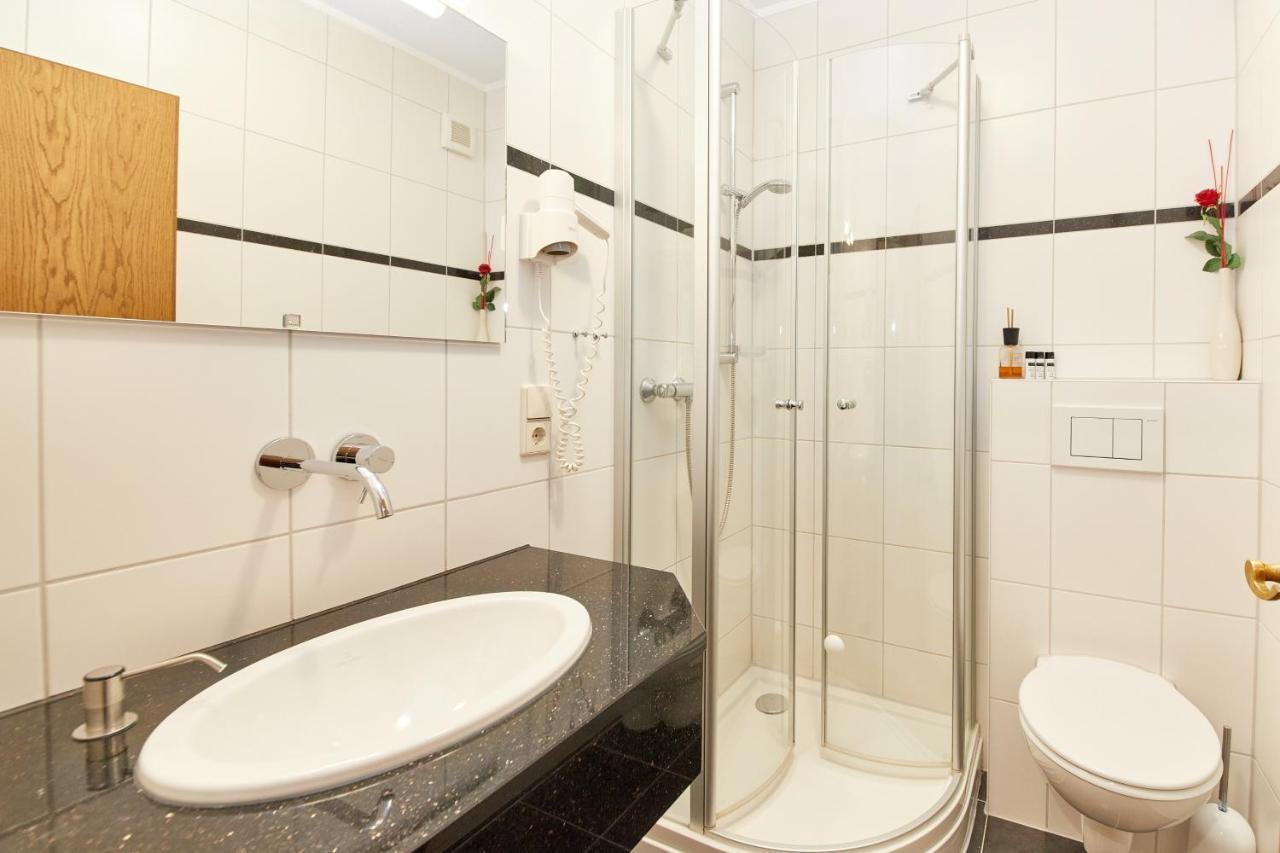 Hotel Café Ernst 3*